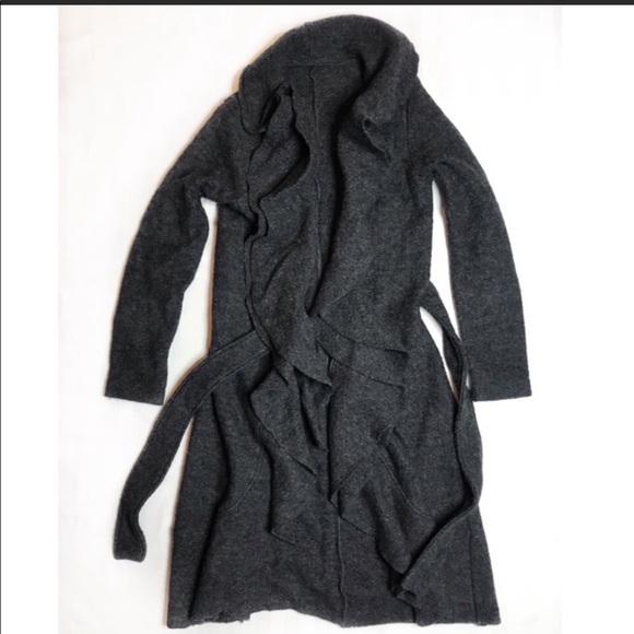 BEAUTIFUL WOOL SWEATER!!! - Picture 1 of 1